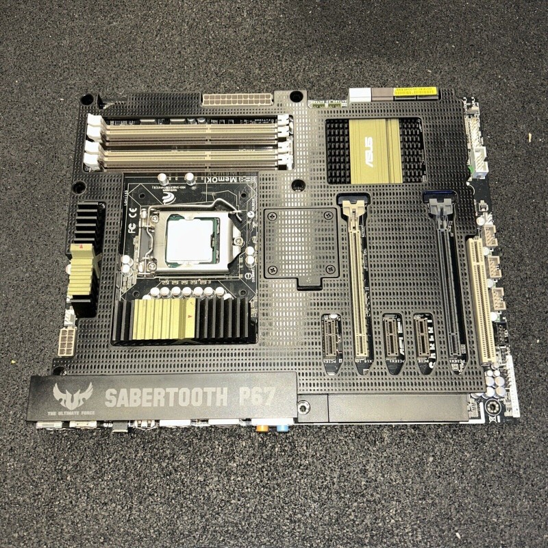 ASUS SABERTOOTH P67 motherboard LGA1155 with INTEL I5-2500 3.30 GHz